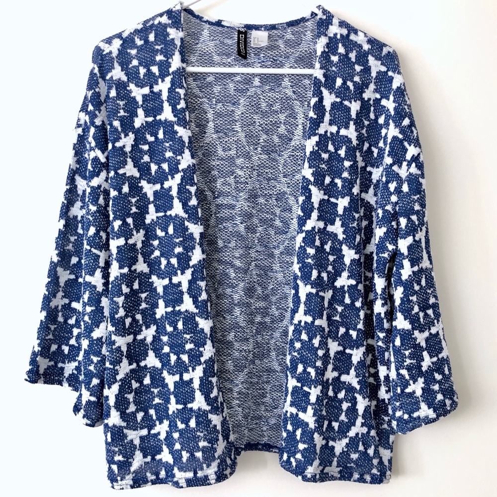H&M Blue White Print Hip Open Cardigan